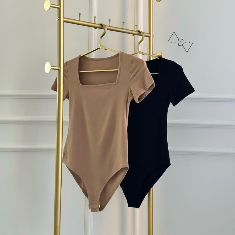 بادی یقه خشتی آستین کوتاه لاکرا